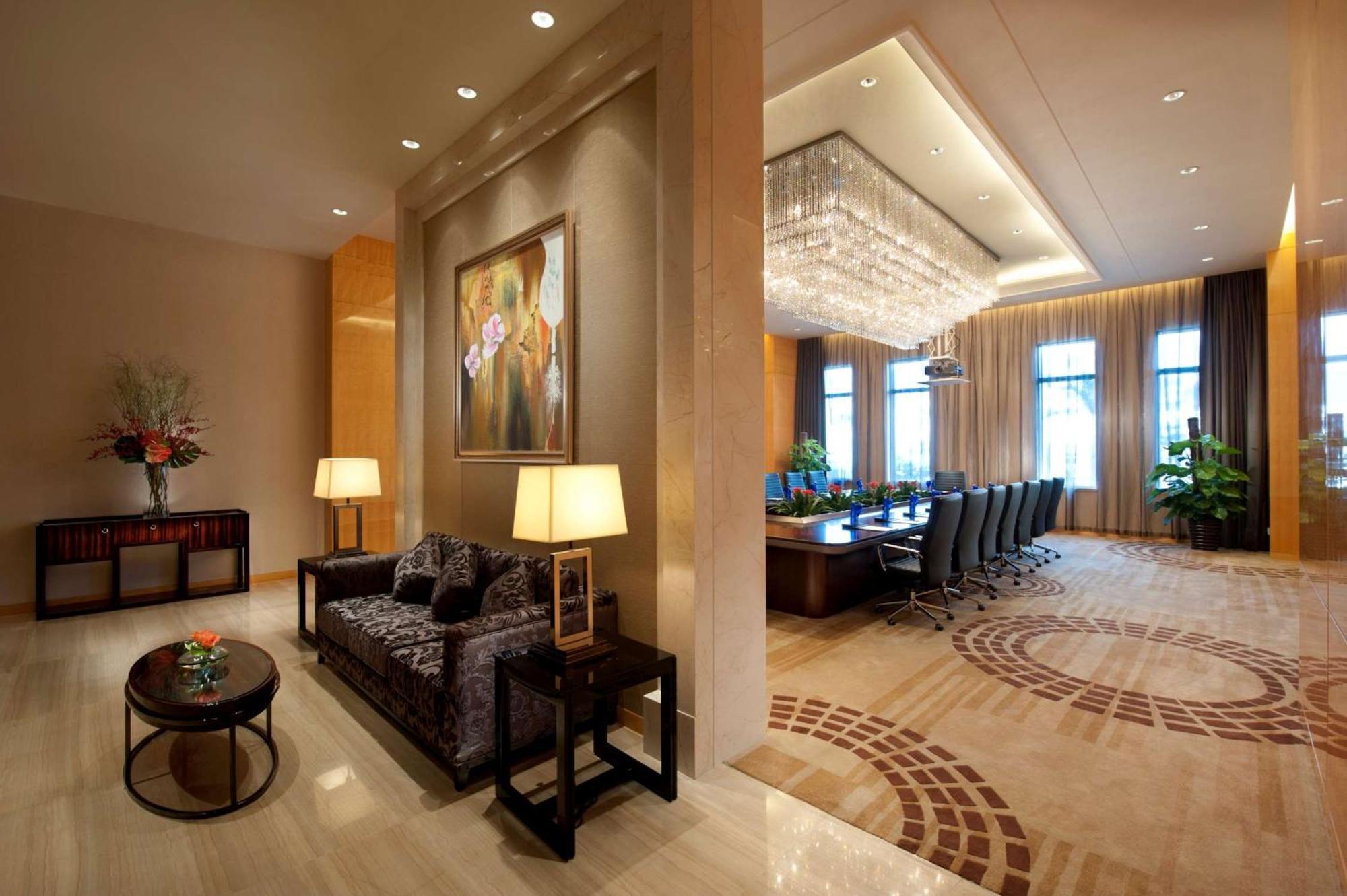 Hilton Guangzhou Baiyun - Free Shuttle For Canton Fair Period, Close To Luhu Golf Club & Leather Market Exteriér fotografie