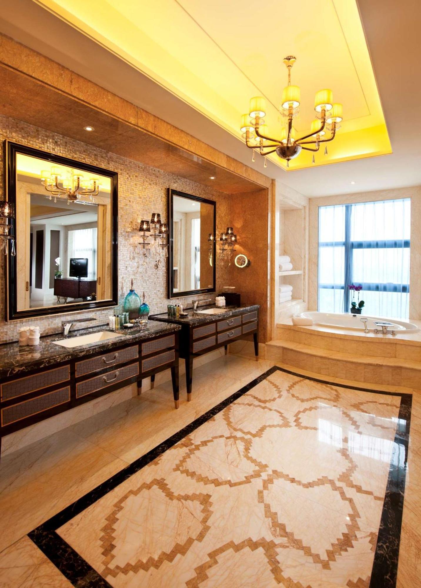 Hilton Guangzhou Baiyun - Free Shuttle For Canton Fair Period, Close To Luhu Golf Club & Leather Market Exteriér fotografie
